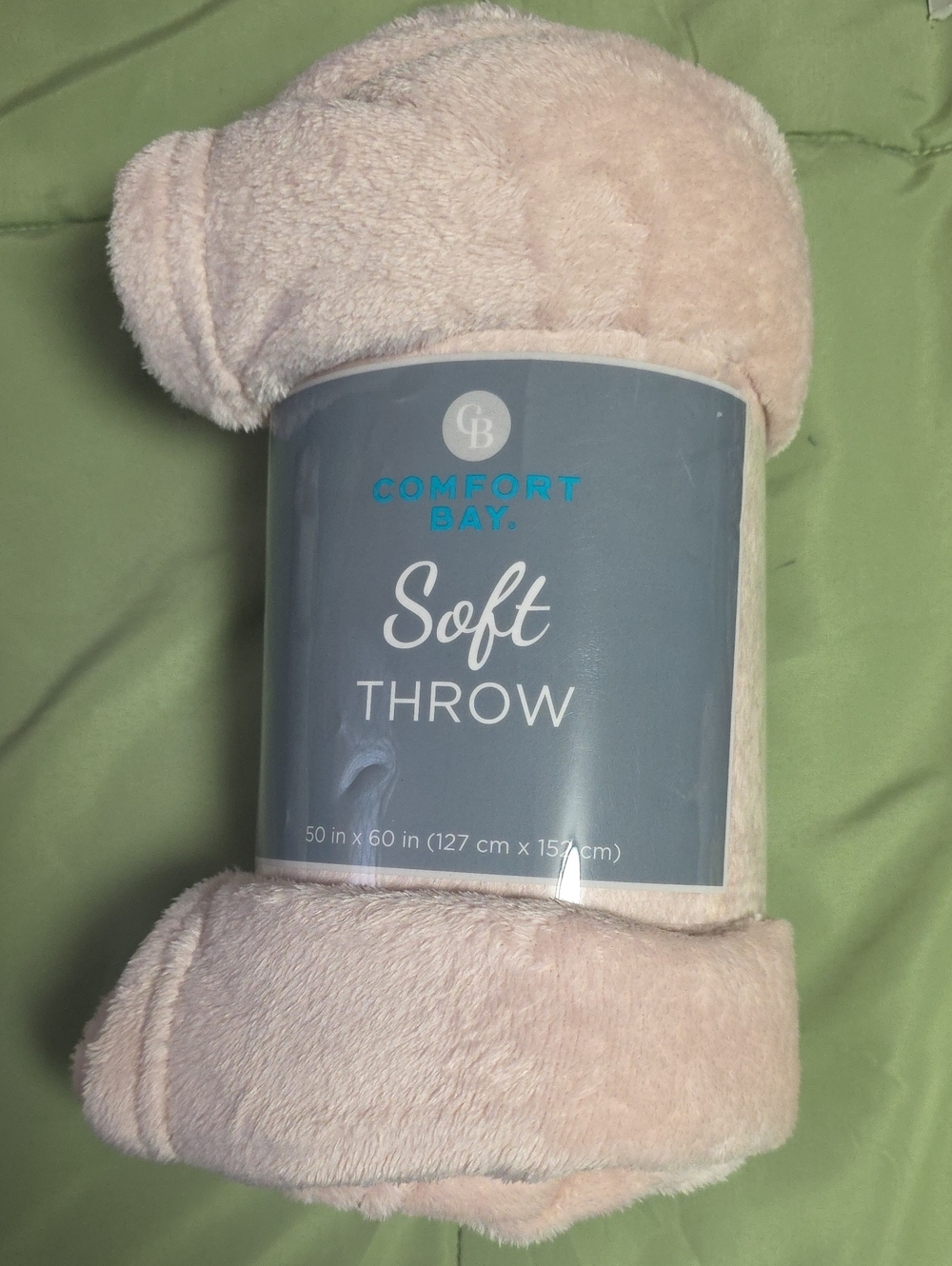 Comfort Bay Soft Throw Blanket - Soft Blush